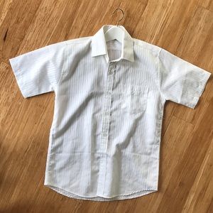 Short sleeve shirt